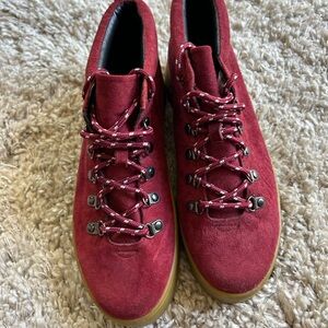 A7EIJE  71 Women's Eden Suede Platform Sneakers Maroon  Size 8